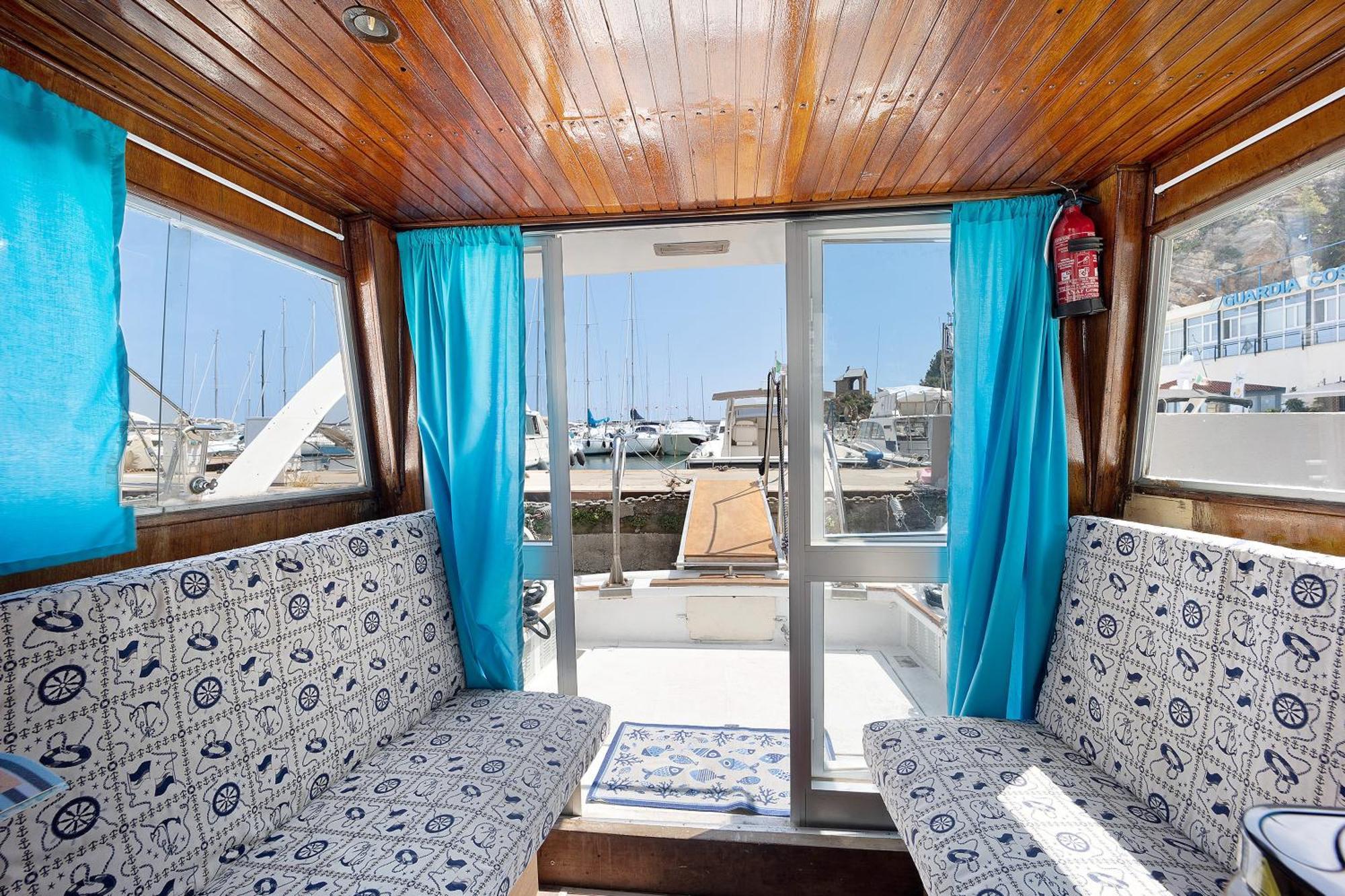 Aloha Jak'S Boat Алассио Экстерьер фото