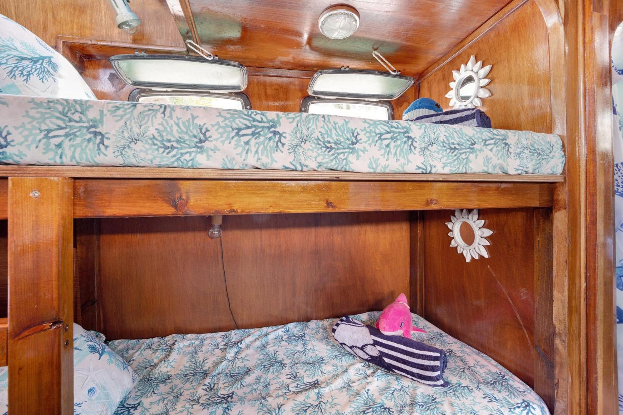 Aloha Jak'S Boat Алассио Экстерьер фото