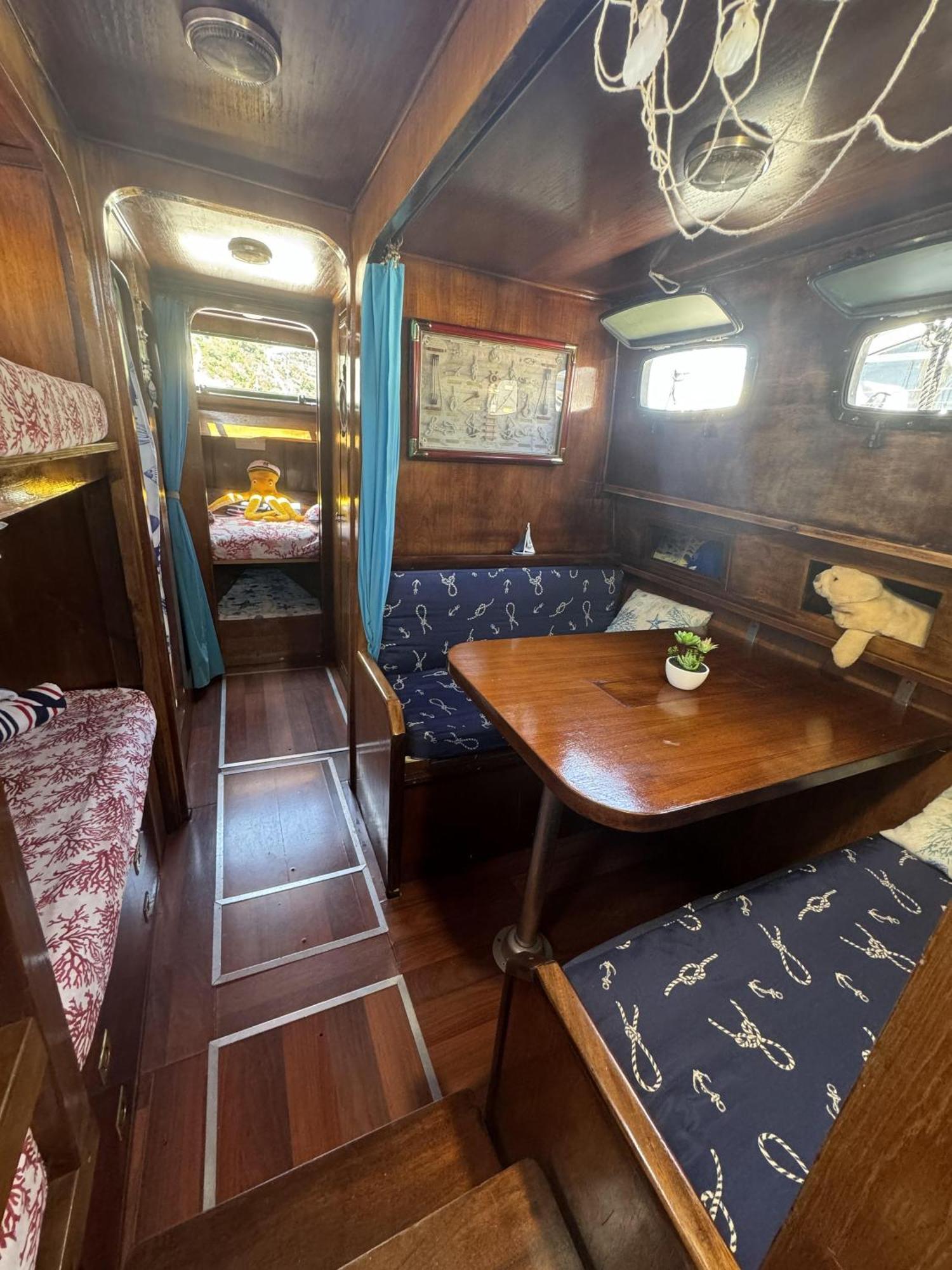 Aloha Jak'S Boat Алассио Экстерьер фото